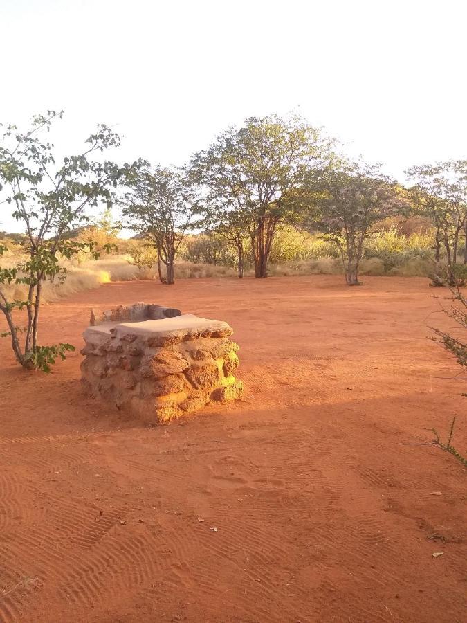 Porcupine Camp Kamanjab Hotel Buitenkant foto